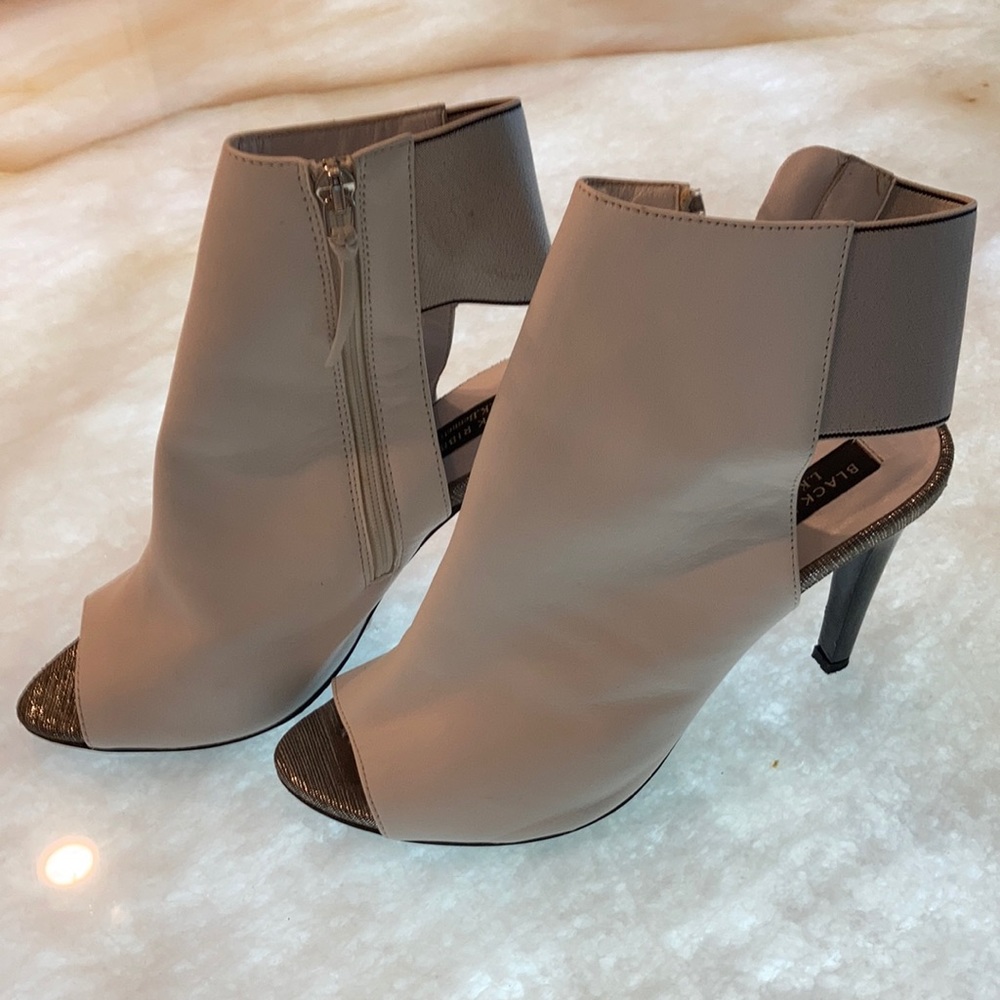 Lkbennett  white leather open boot style perfect condition.  Worn twice
